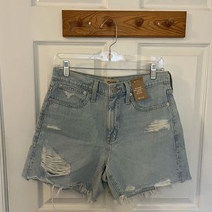 NWT Madewell Relaxed Mid-Length Denim Shorts